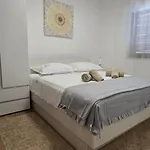 Deniza 4 Guests