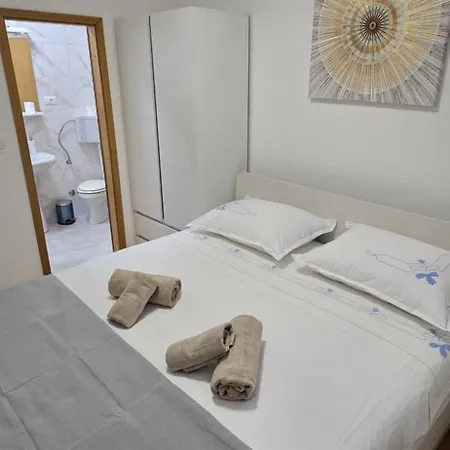 Deniza 4 Guests Apartment